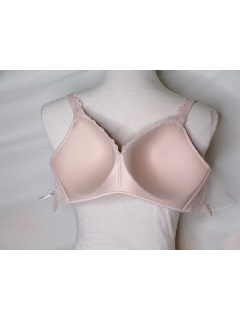 🆕 WACOAL Softly Styled Wireless Bra Rose Dust (Beige) 36D #856301 - Picture 10 of 10